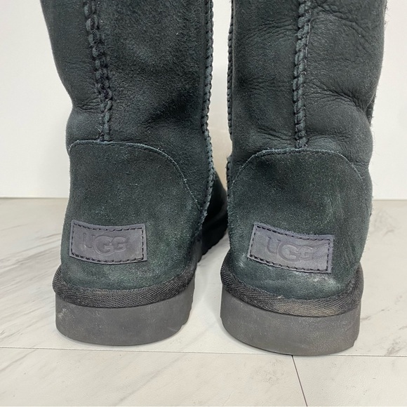 UGG Classic Short Black Winter Boot 9 - Picture 4 of 14